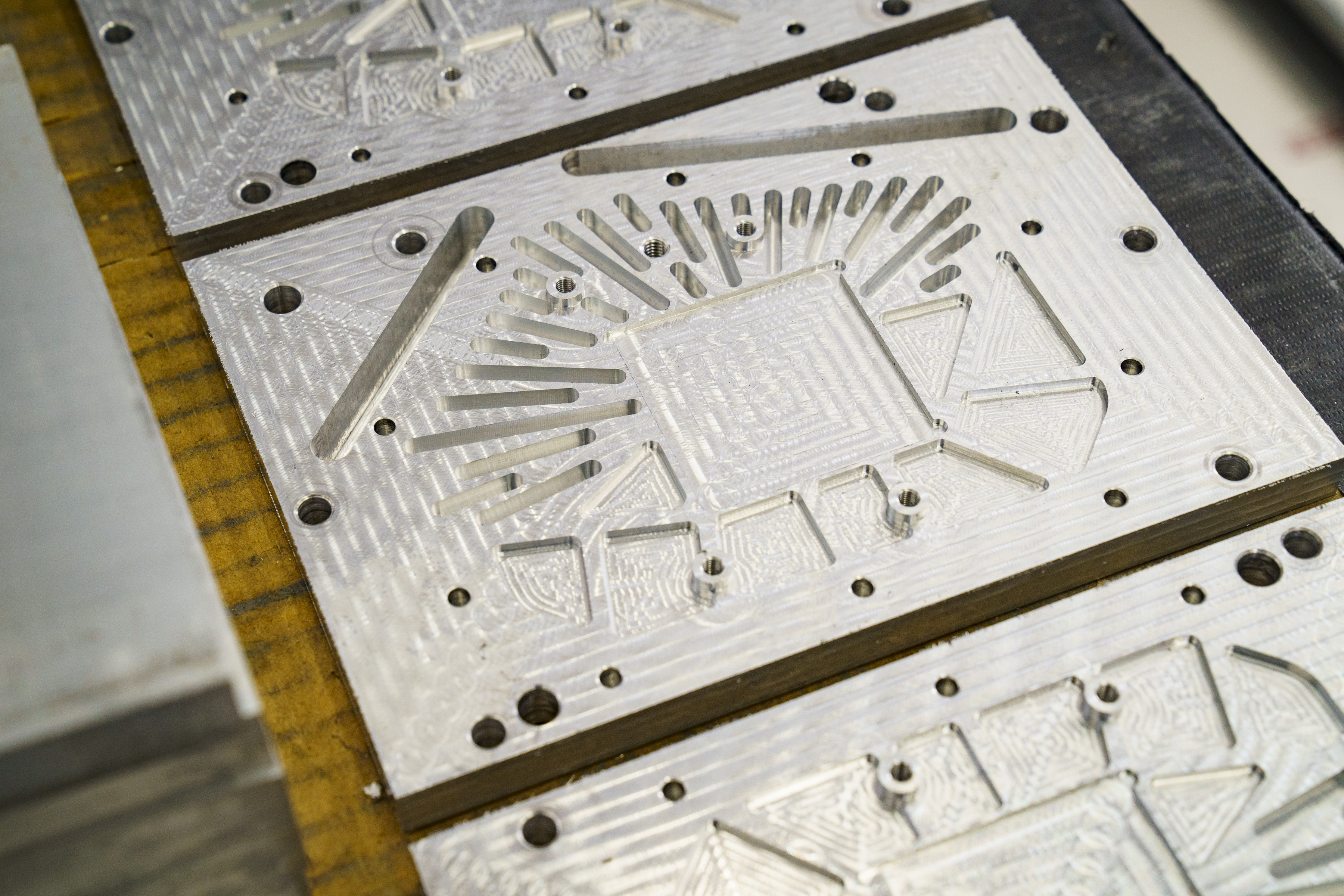 Custom CNC Machined Plate for High-Precision Molding in Manufacturing