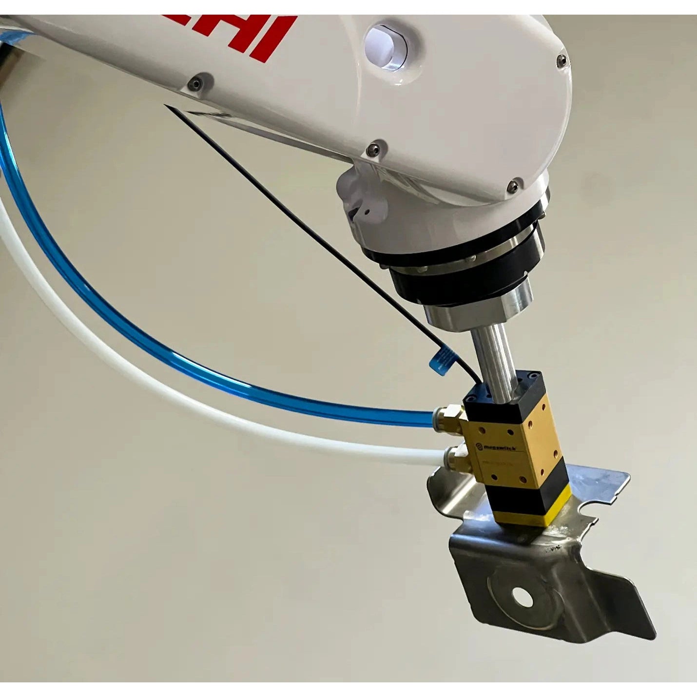 Product image for a robotic end-of-arm tooling magnetic gripper/end effector.