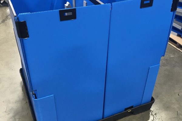 Returnable packaging with custom dunnage